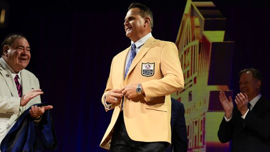 Former Bears star Covert latest Panther to enter Hall of Fame taken in Canton, Ohio (Pitt)